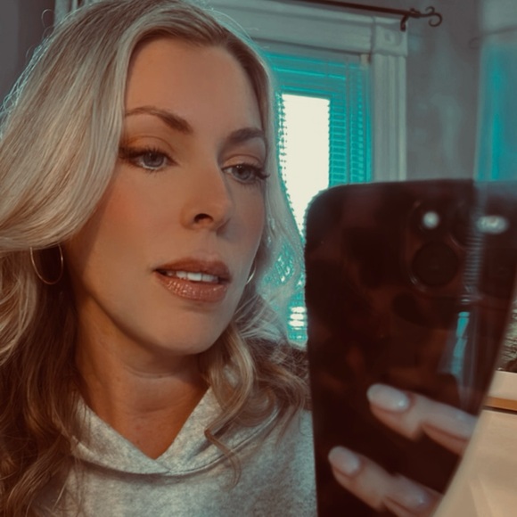 Meet your Posher, Janine - Picture 1 of 1